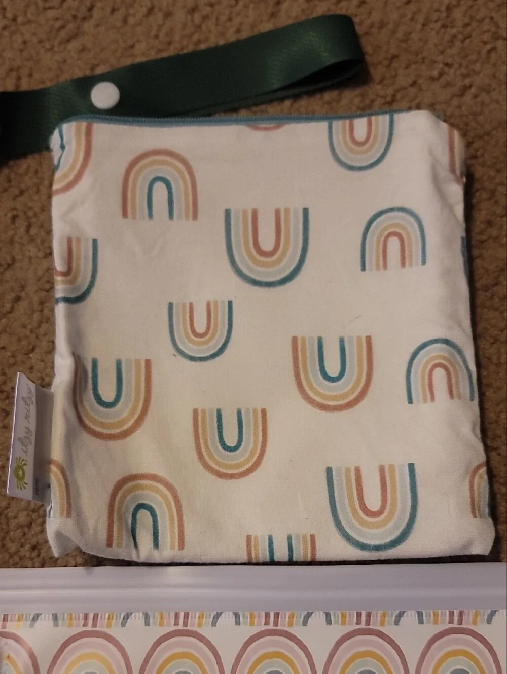 Itzy Ritzy Kids Rainbow Print Wet Bag and Wipes Case Set